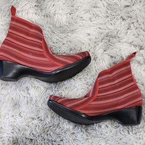 CHARLESTON SHOE CO. | Red Striped Ankle Boots | Size 7
